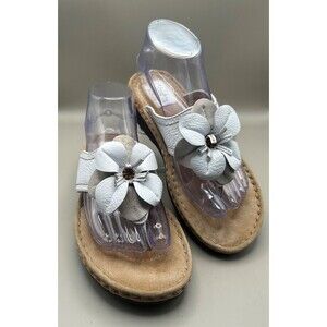 Clarks Artisan Womens White Leather Flower 31600 T Strap Sandals Size 7.5M EUC